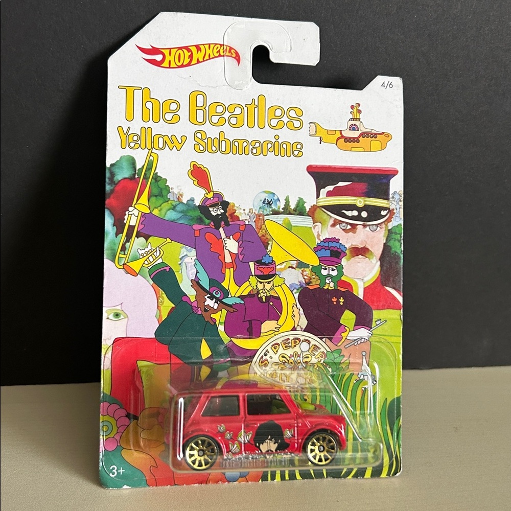 2015 Hot Wheels The Beatles Yellow Submarine Morris Mini - 4/6
